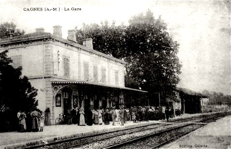 Cagnes-sur-Mer.La gare et les quais photo