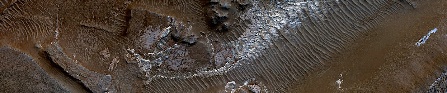 Mars - Slopes in Aram Chaos photo