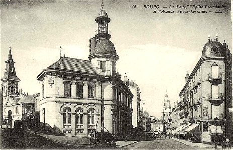 Bourg-en-Bresse.La poste, l'église Protestante et l'avenue d'Alsace-Lorraine