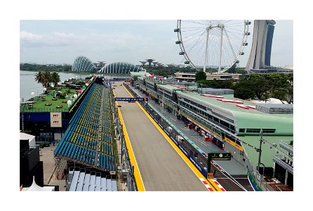 Singapore F1 - grandstand and pitstop photo