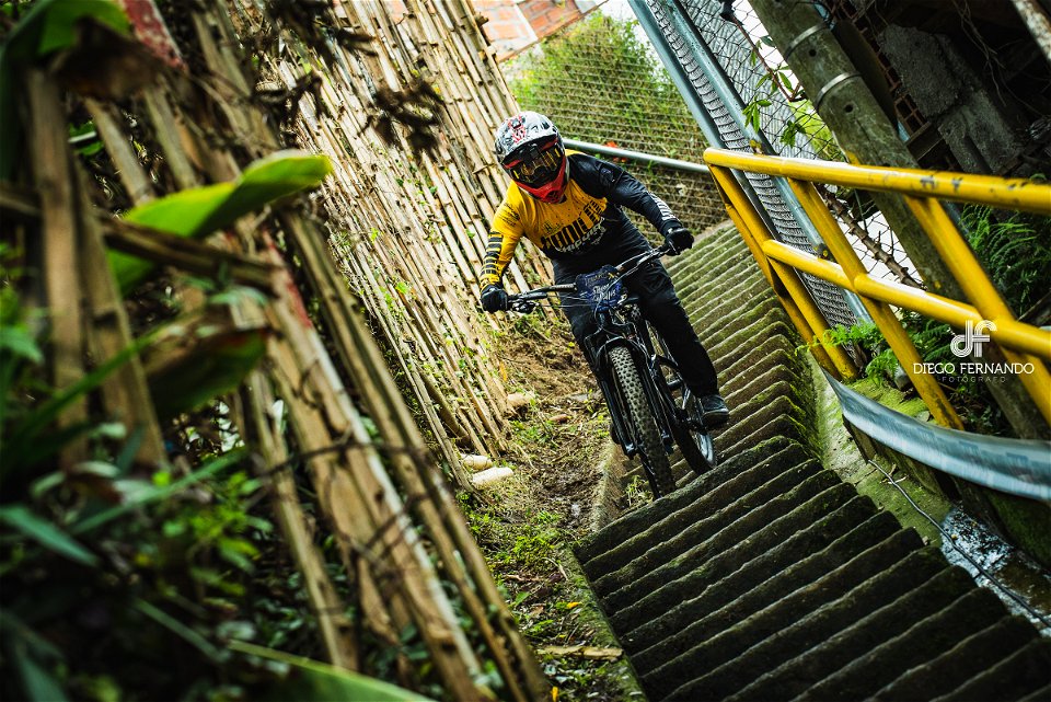 Downhill Urbano 2022
