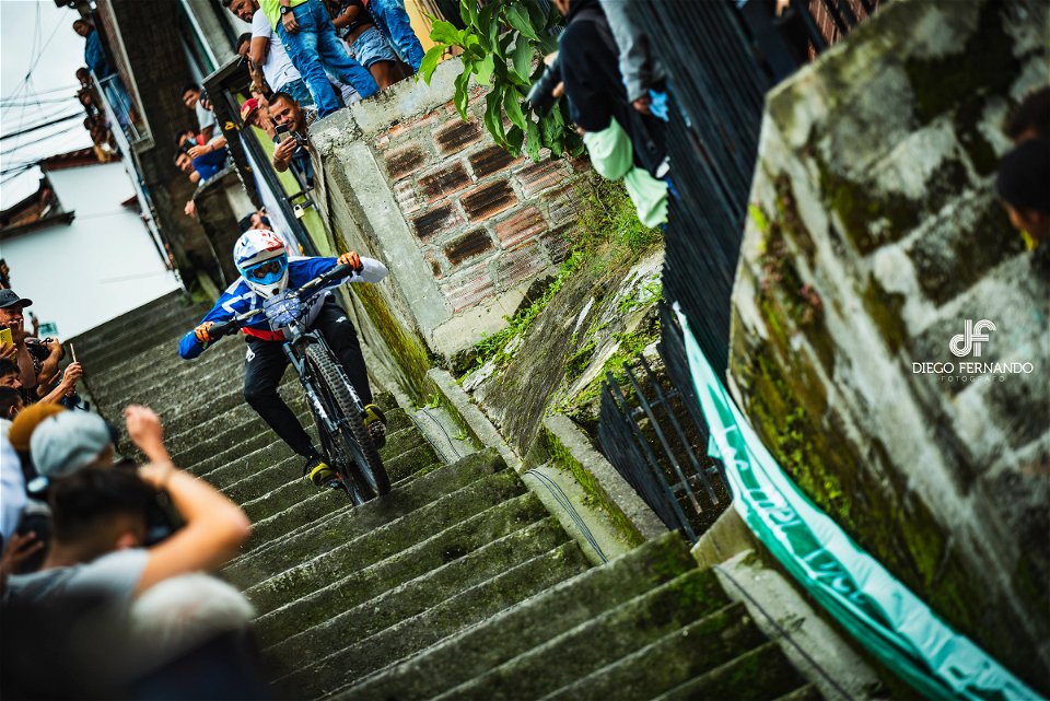 Downhill Urbano 2022