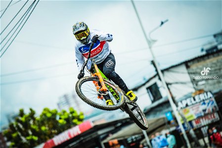 Downhill Urbano 2022