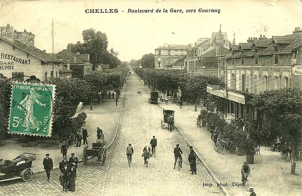 Chelles (Seine-et-Marne).Boulevard de la Gare, vers Gournay