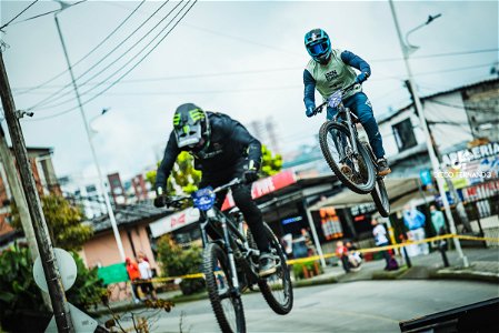 Downhill Urbano 2022