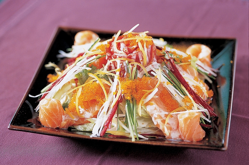 Mediterranean-style pasta salad with salmon