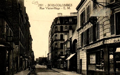 Bois-Colombes.Rue Victor-Hugo.Boulangerie