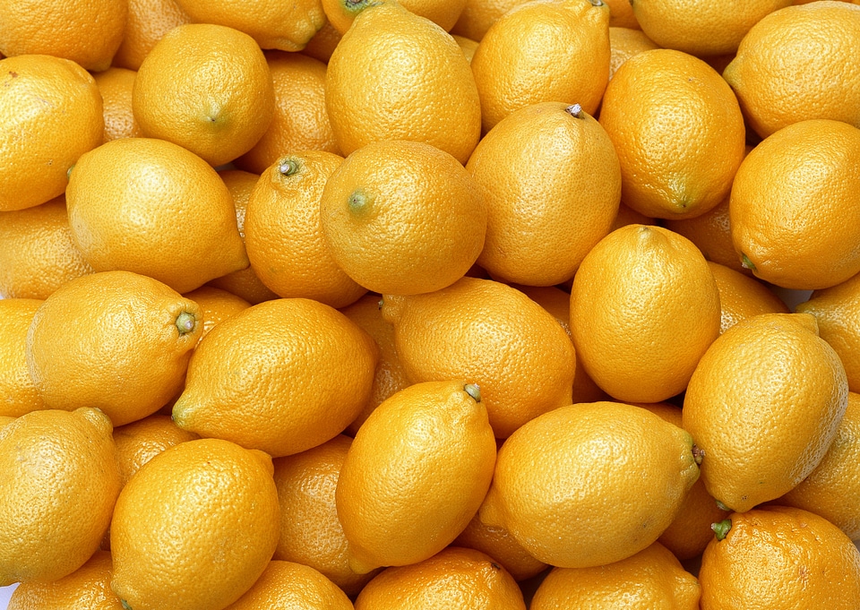 many fresh raw orange