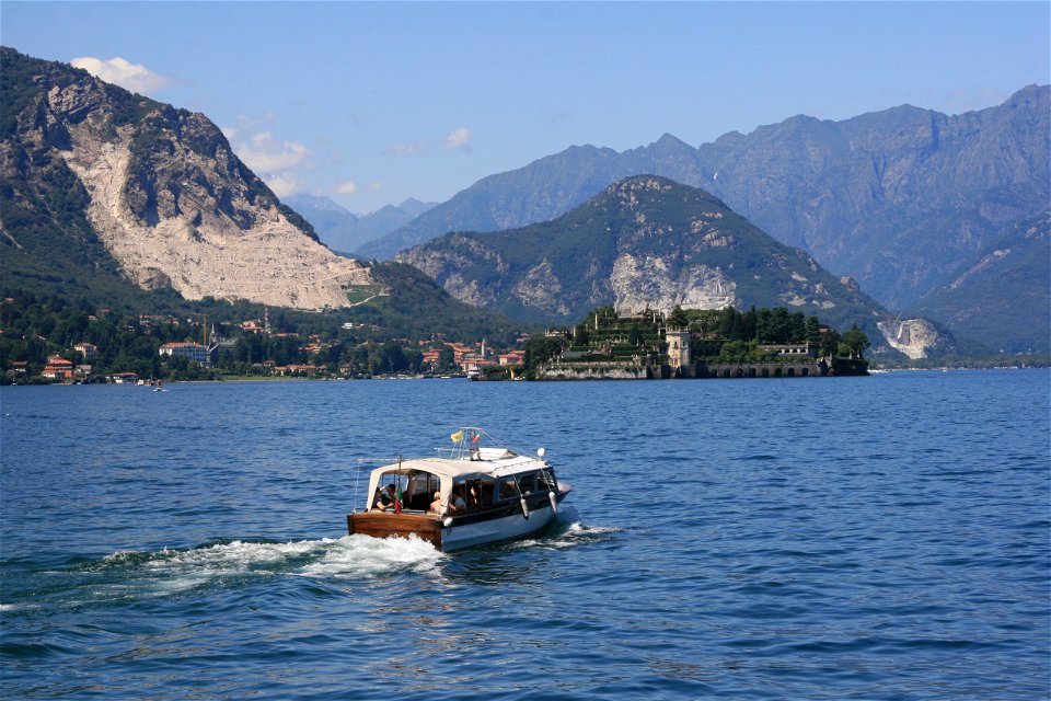 Passing Isola Bella, Lake Maggiore