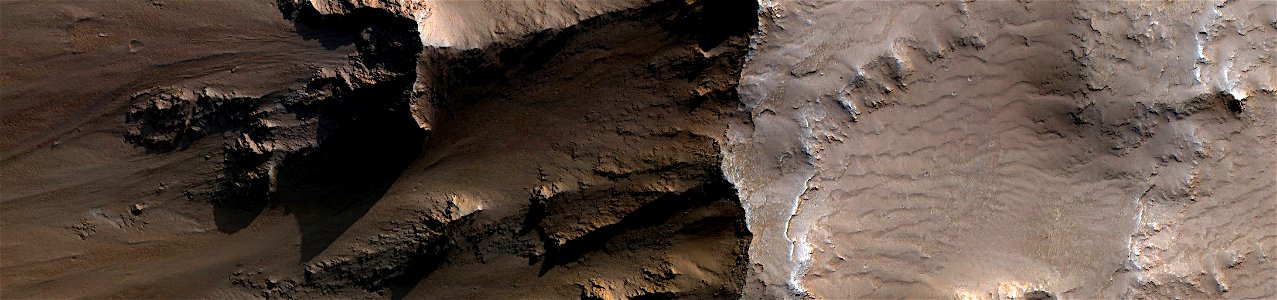 Mars - Northern Wall of Coprates Chasma photo