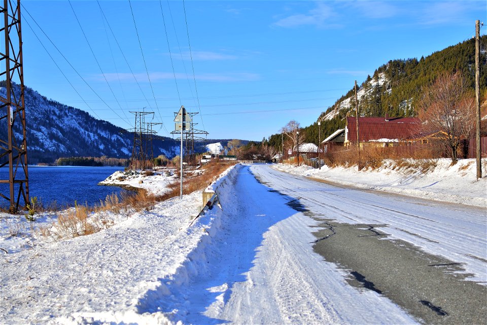 winter road to the blue