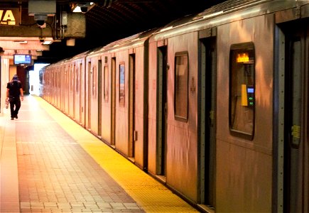 TTC Line1 TR at Glencairn. photo