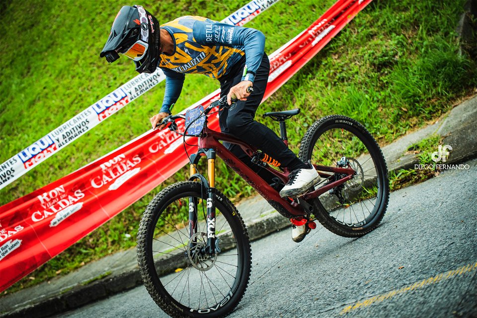 Downhill Urbano 2022