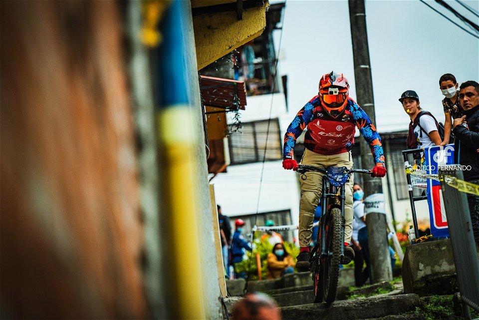 Downhill Urbano 2022