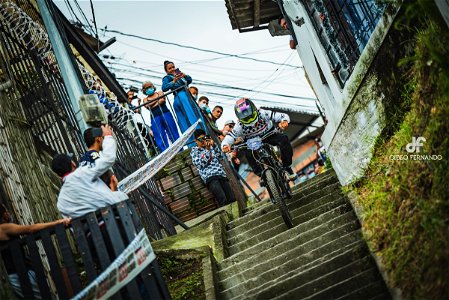 Downhill Urbano 2022