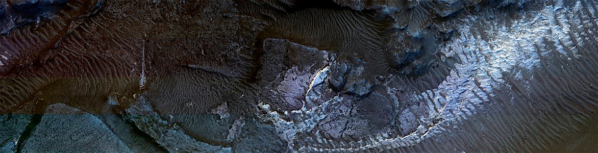 Mars - Slopes in Aram Chaos photo