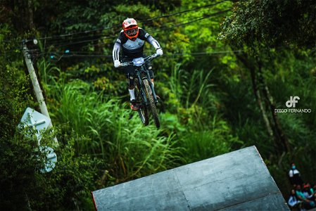 Downhill Urbano 2022