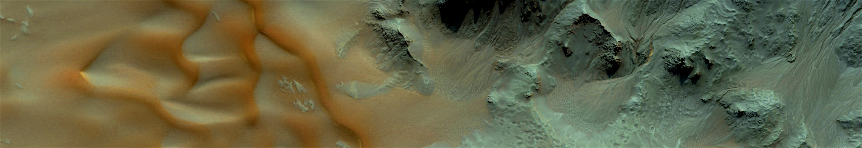 Mars - Gullies and Dunes in Hale Crater
