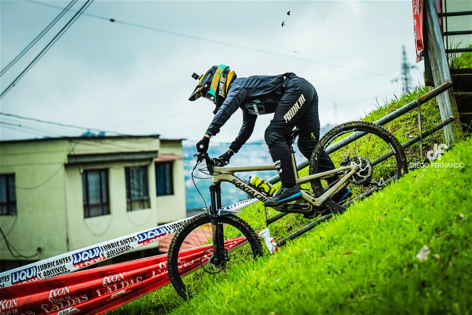 Downhill Urbano 2022
