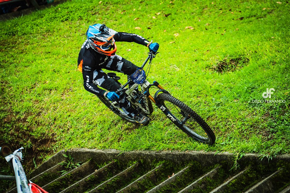 Downhill Urbano 2022
