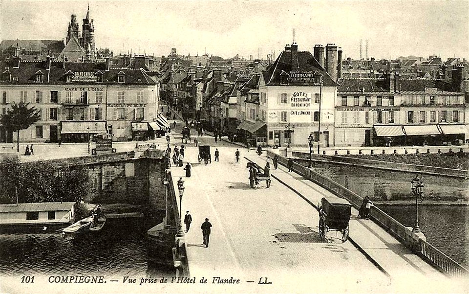 Compiègne.Vue prise de l'Hôtel de Flandre