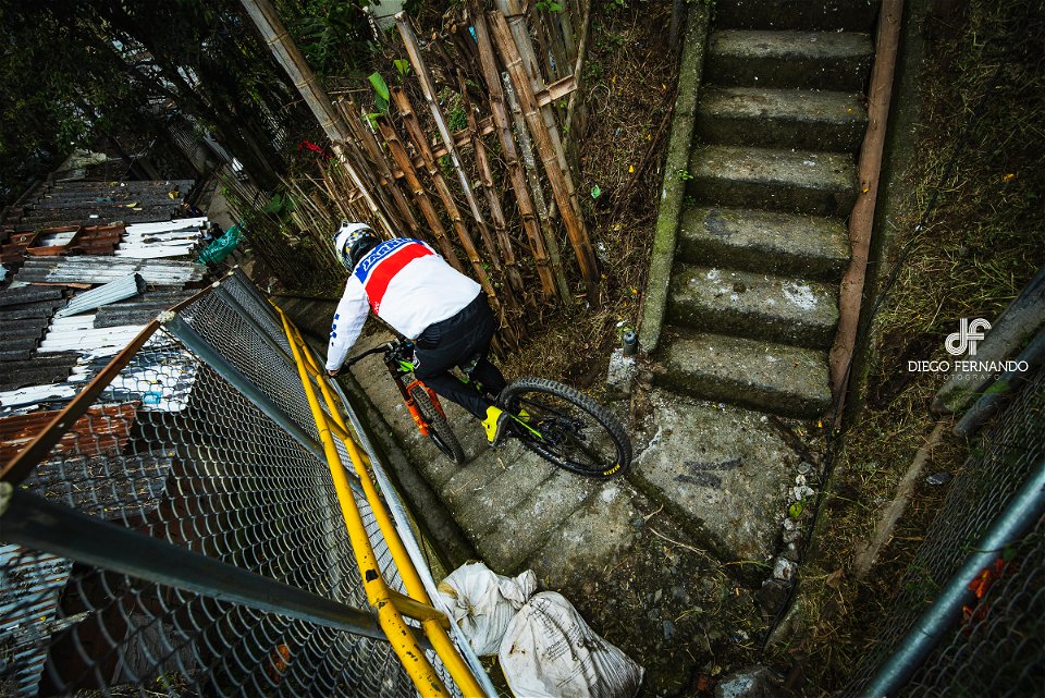 Downhill Urbano 2022