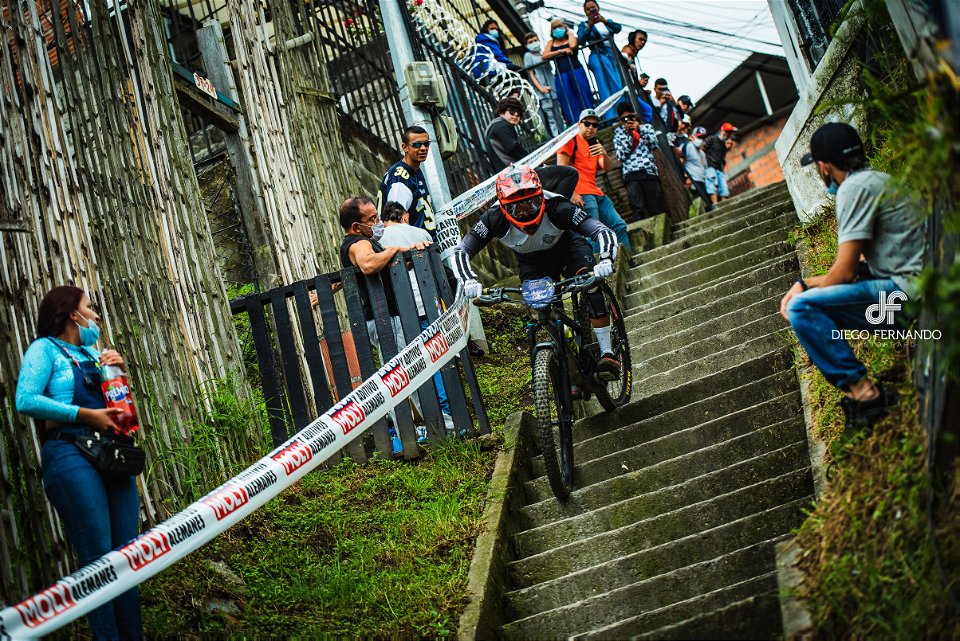 Downhill Urbano 2022