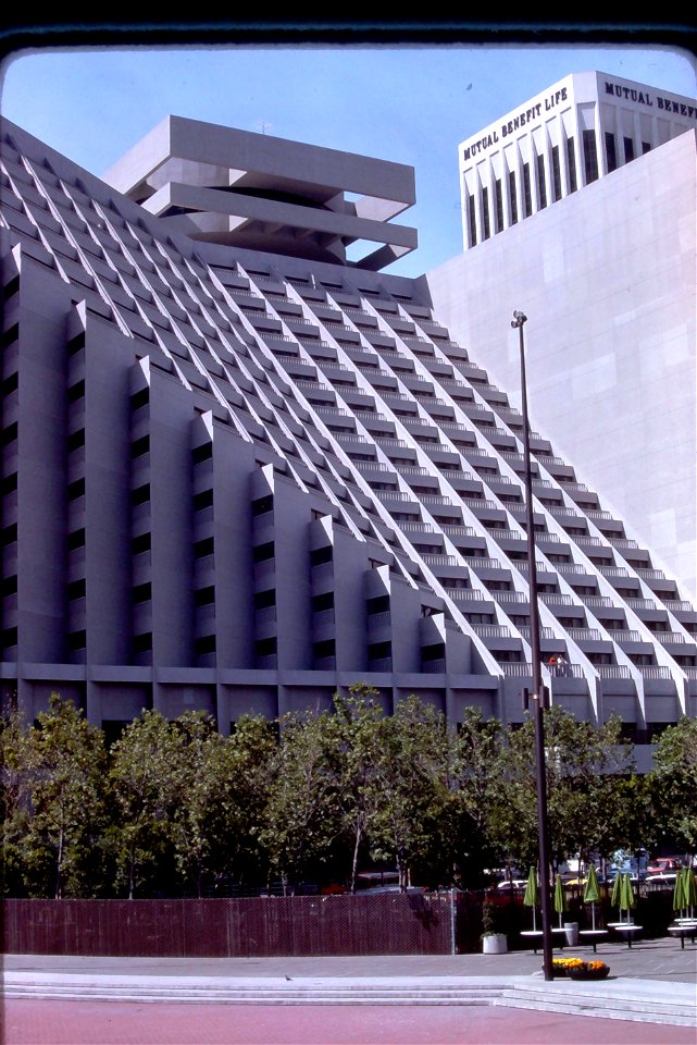 1976-05-CALI-SF-HyattRegency