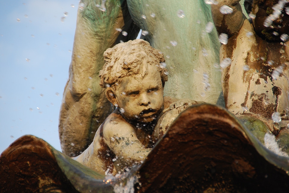 Source berlin sculpture
