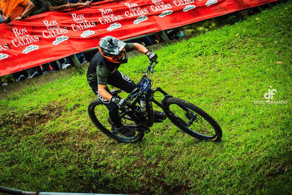 Downhill Urbano 2022