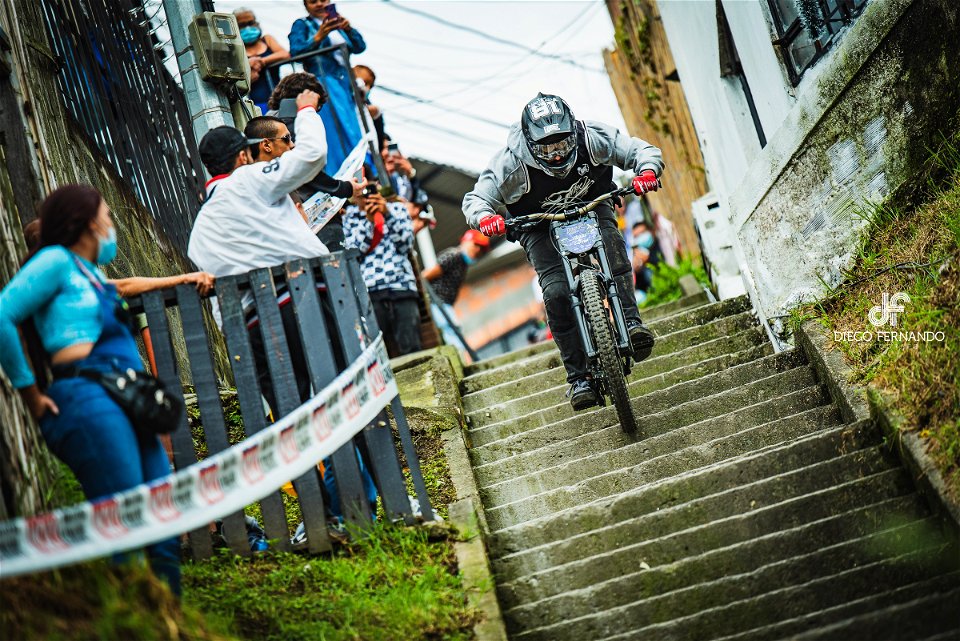 Downhill Urbano 2022
