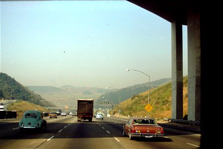 1976-02-CALI-LA-freeway-05