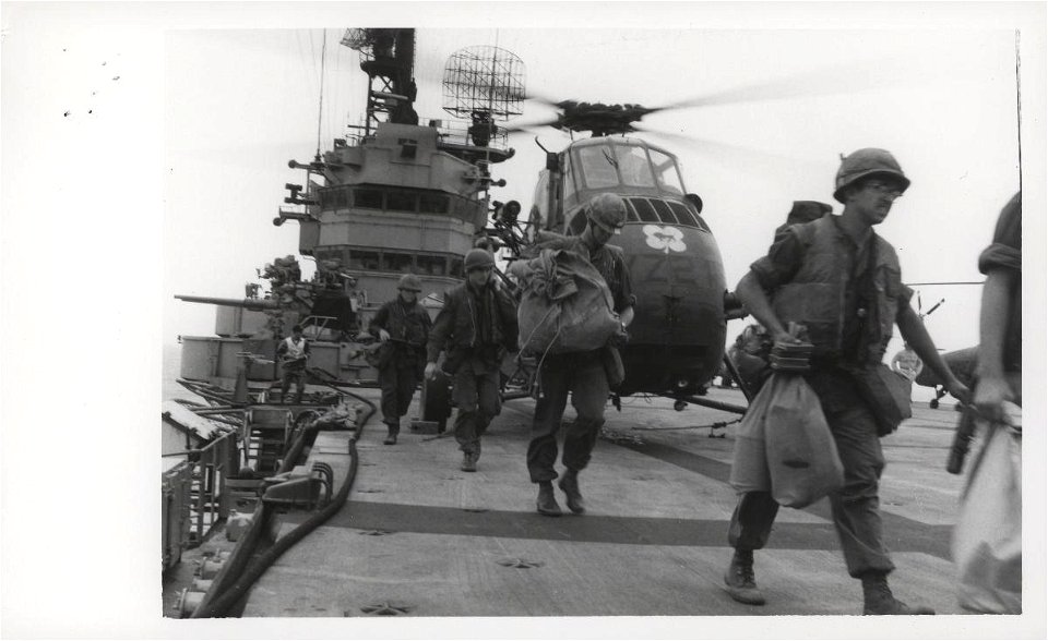 UH-34s_2-4_Marines_board_HMM-363_on_USS_Iwo_Jima