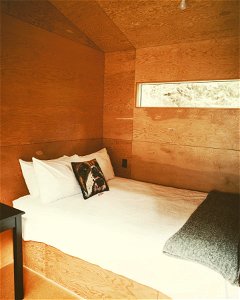 Bunkie Cabin Airstream 5