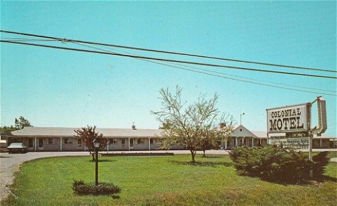 Colonial Motel photo