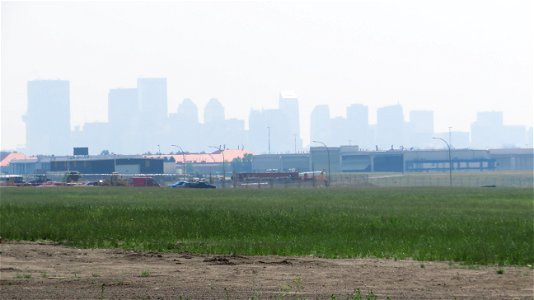 Smoke from British Columbia wildfires has arrived in Calgary photo