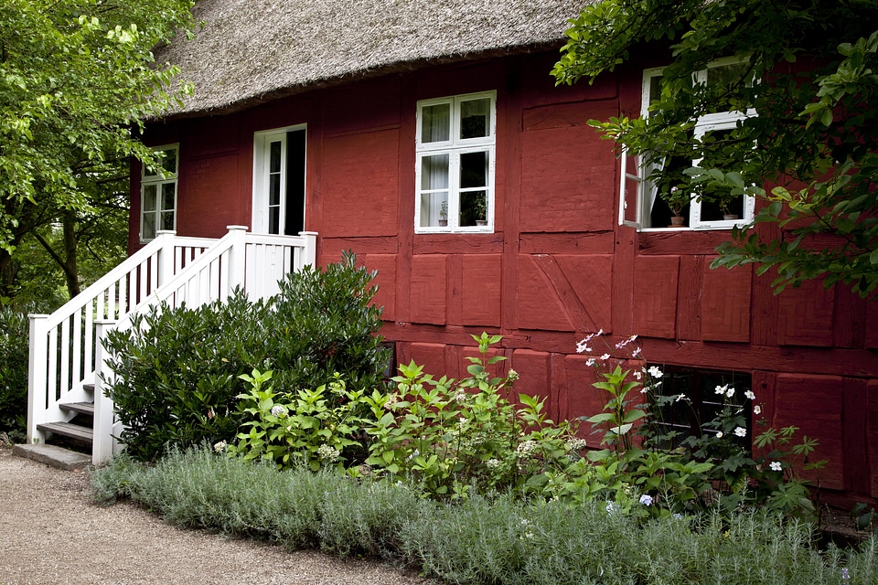 beautiful home with beautiful flowers garden