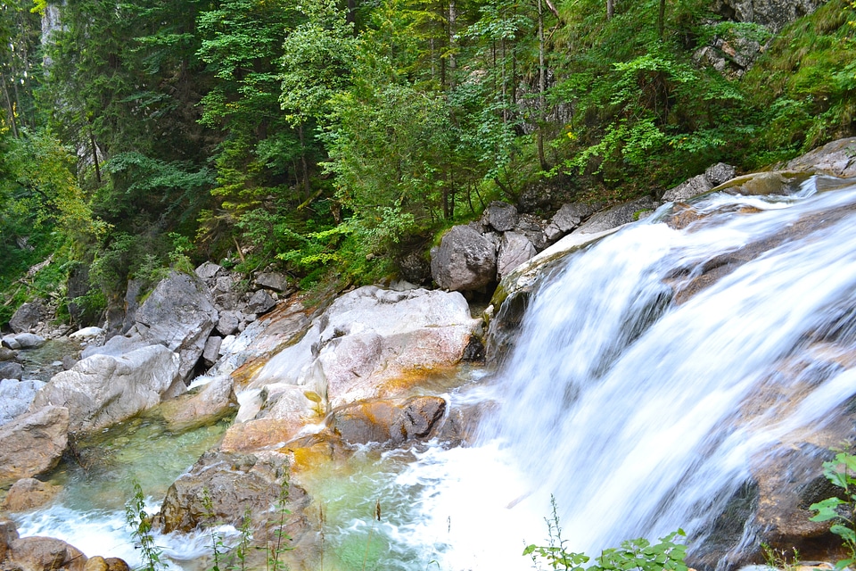 Water bubble waterfall