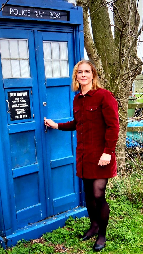Police Box - RETARDIS