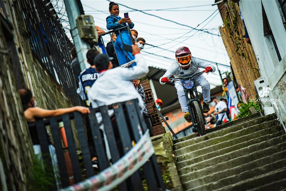 Downhill Urbano 2022