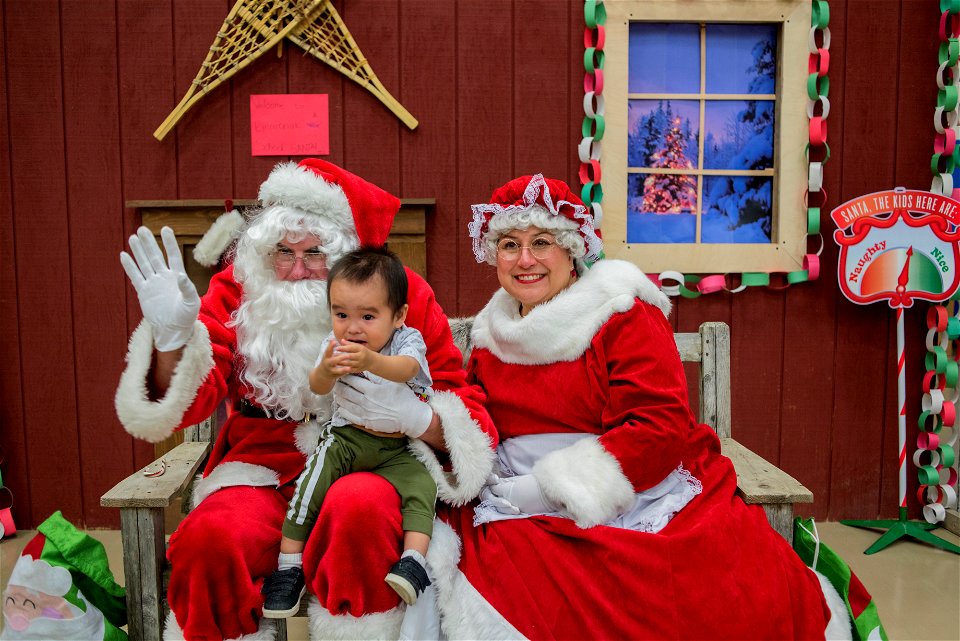 Emmonak welcomes Santa to town