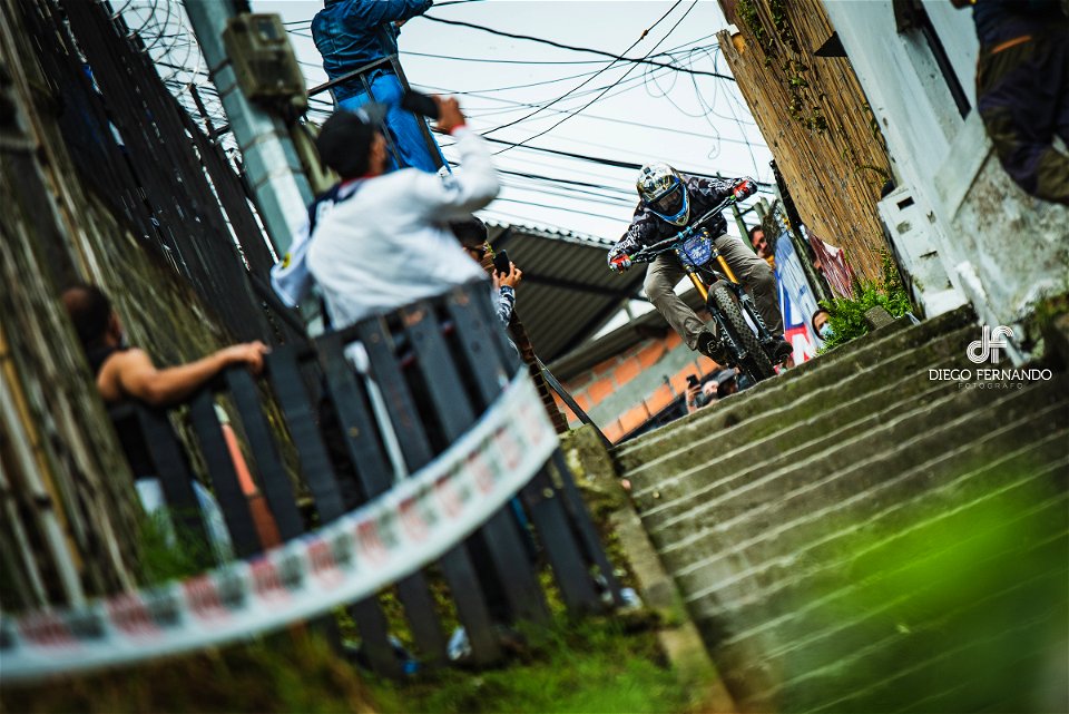 Downhill Urbano 2022