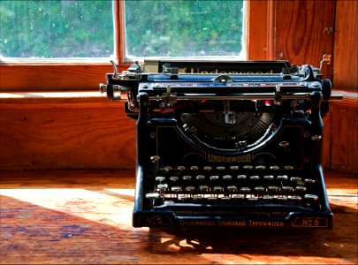 Underwood typewriter photo