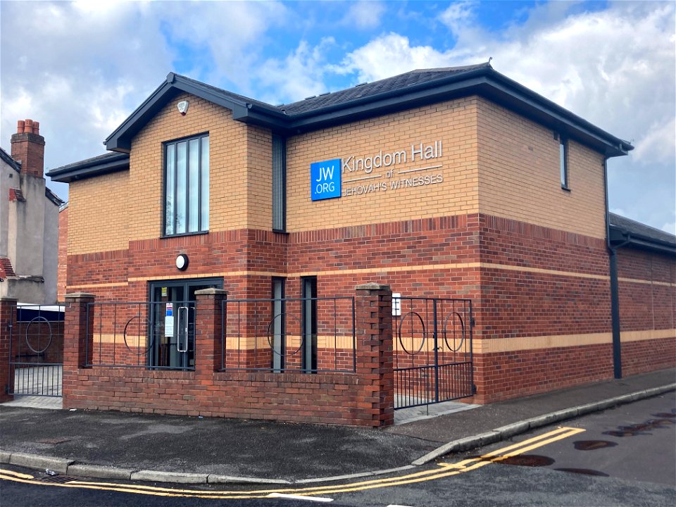Kingdom Hall of Jehovah's Witnesses, Higher Road, Urmston