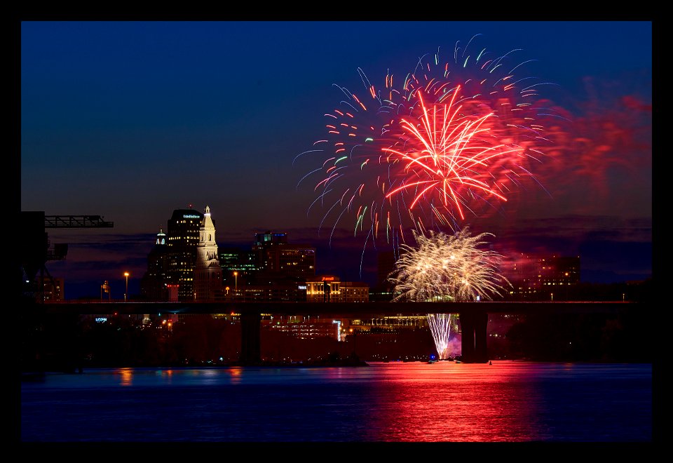 hartford independence day fireworks as seen from goodwin college dock in east hartford