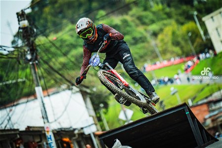Downhill Urbano 2022