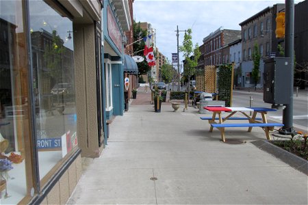 Sidewalk patio
