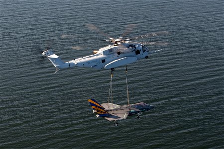 CF-1 lift with VMX-1 CH-53K