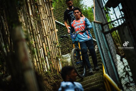 Downhill Urbano 2022