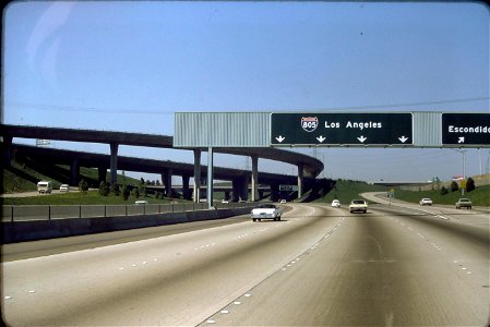 1975-09-CALI-SanDiego-freeway